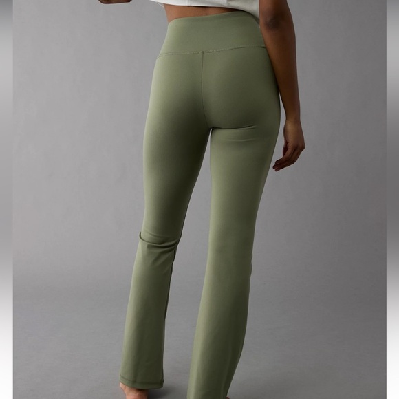 AE The Everything High-Waisted Flare Legging - Picture 6 of 9